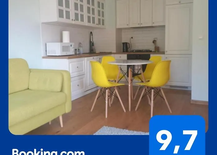 Ladne Mieszkanie W Przyjaznej Okolicy - Nice Apartment In A Friendly Neighborhood