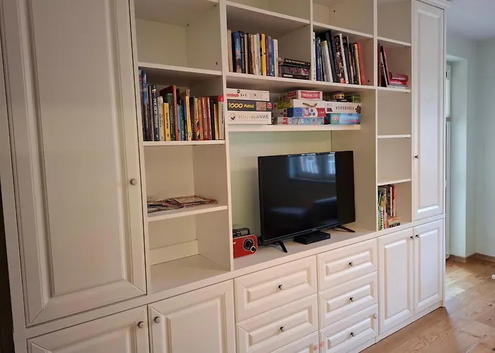 Ladne Mieszkanie W Przyjaznej Okolicy - Nice Apartment In A Friendly Neighborhood